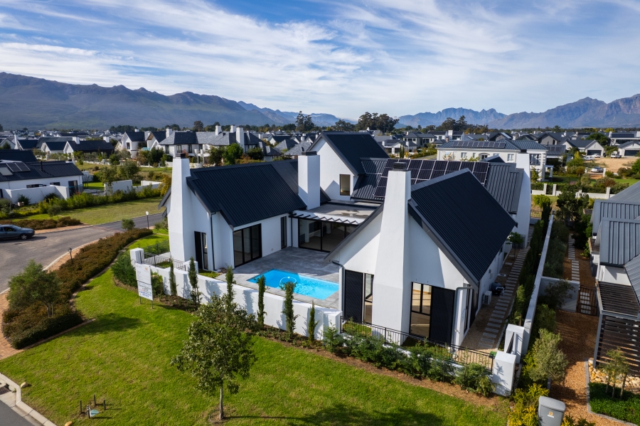 5 Bedroom Property for Sale in Val De Vie Estate Western Cape